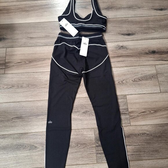 Alo Yoga Airbrush Heart Throb Bra And Legging Set Color Black/White Authentic - Picture 3 of 6